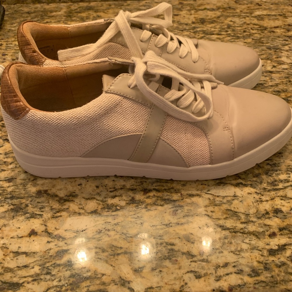 Rockport sneakers size 10
